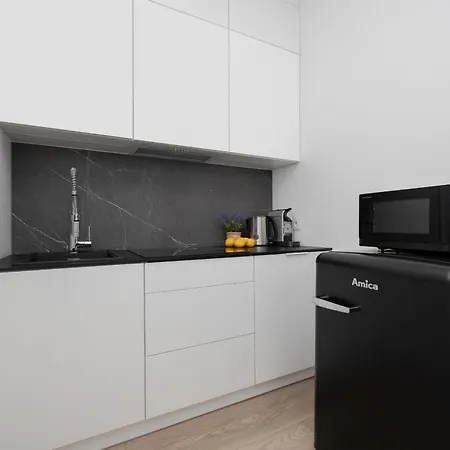 아파트 Minimalist Near Rondo Daszynskiego By Renters